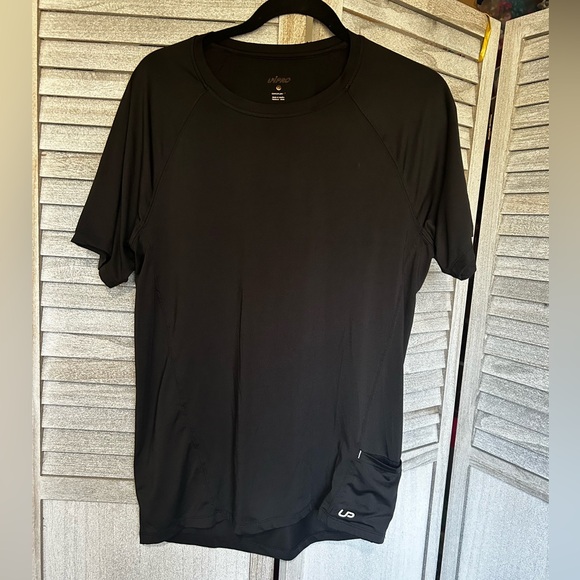 QWICK DRY Black Workout Shirt Polyester & Spandex Blend Women Unisex Small 32-24 - Picture 1 of 5